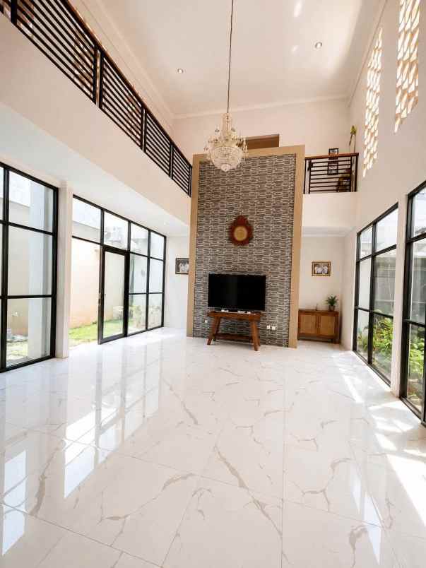 dijual rumah sawangan permai