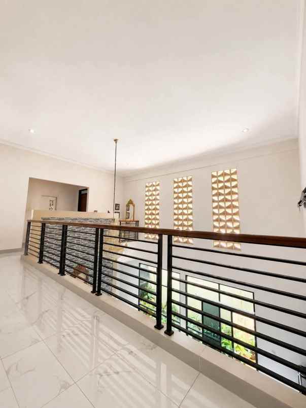 dijual rumah sawangan permai