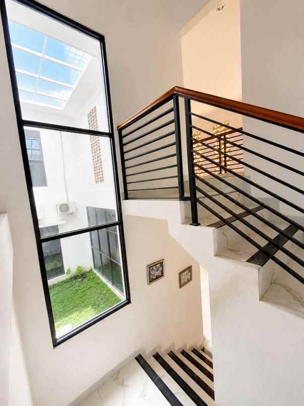 dijual rumah sawangan permai