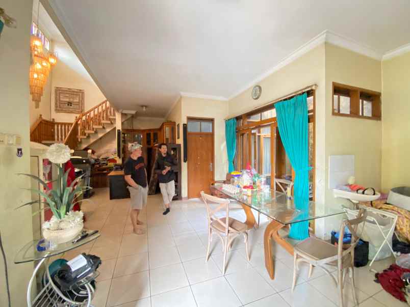 dijual rumah sayap holis caringin