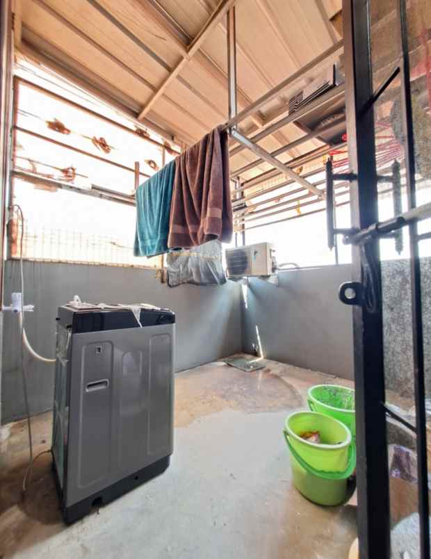 dijual rumah second terawat di pancoran mas depok