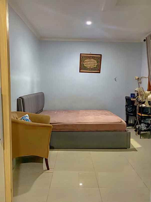 dijual rumah secondary dalam komplek one gate