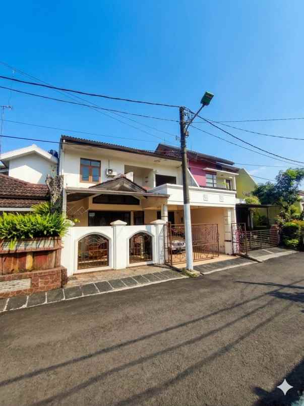 dijual rumah secondary dalam komplek one gate