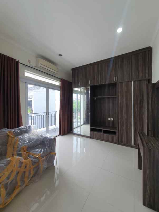 dijual rumah serua ciputat