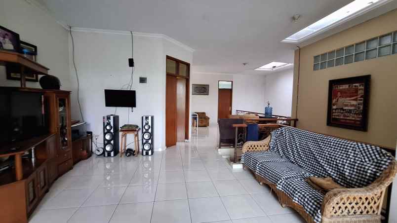 dijual rumah setrasari setramurni sukahaji