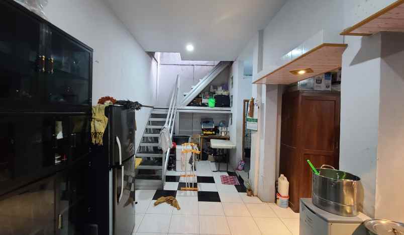 dijual rumah siap huni strategis ke mrt lebak bulus