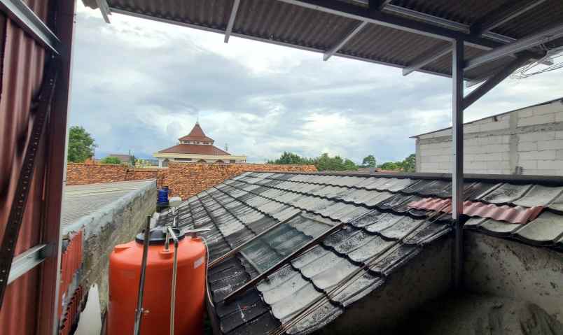 dijual rumah siap huni strategis ke mrt lebak bulus