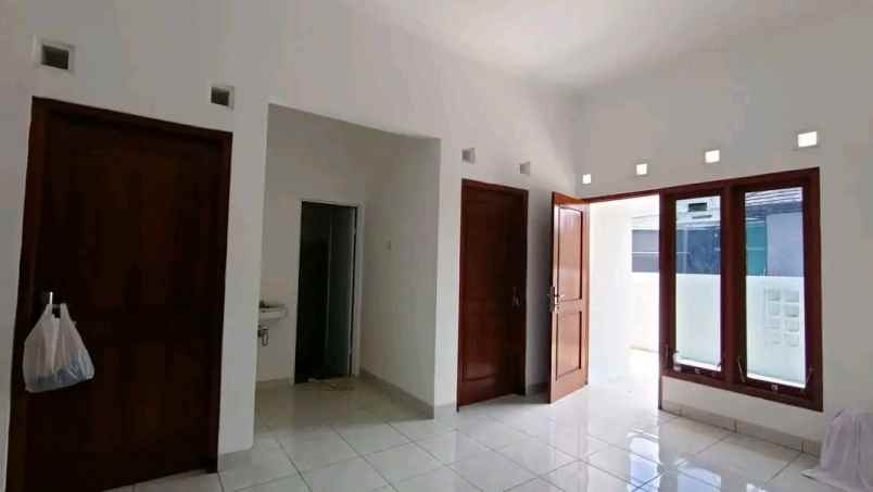 dijual rumah sidomoyo