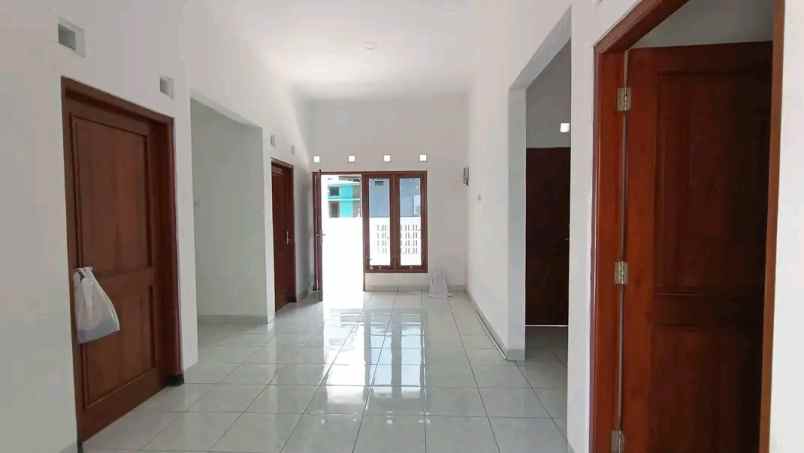 dijual rumah sidomoyo
