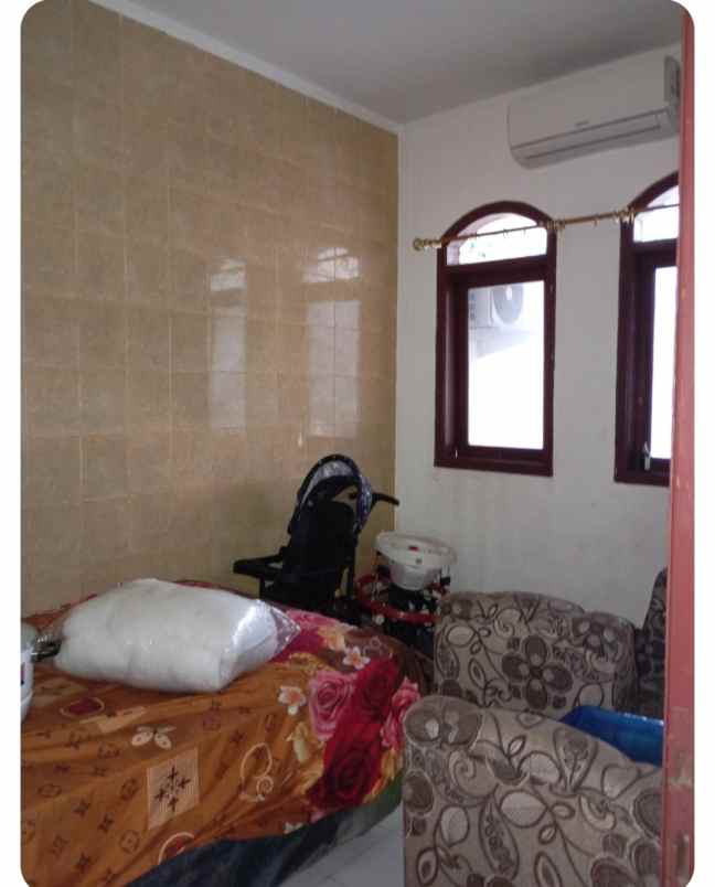 dijual rumah simokerto kwagean