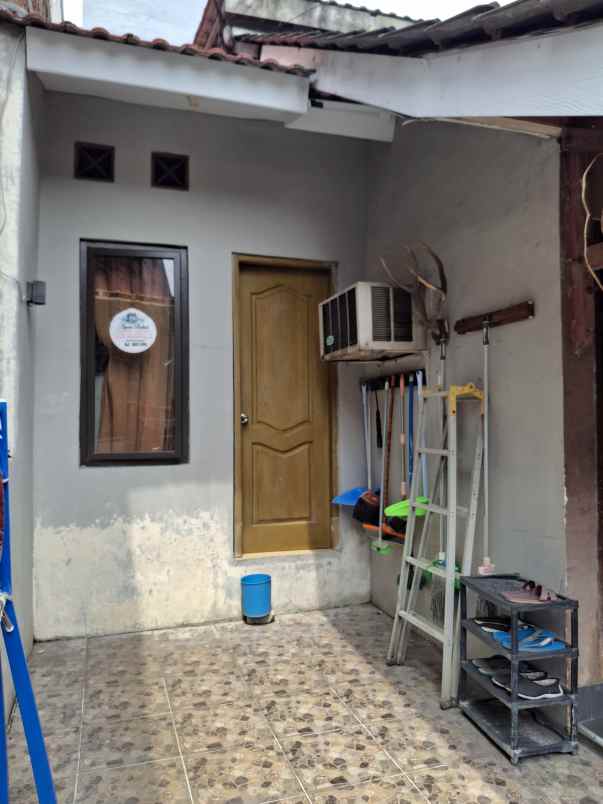 dijual rumah strategis