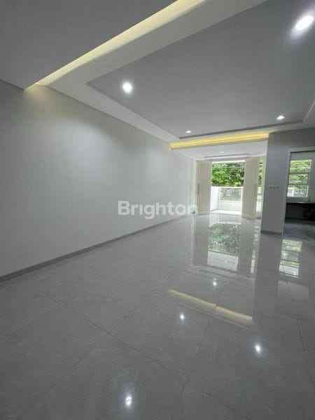 dijual rumah sutorejo