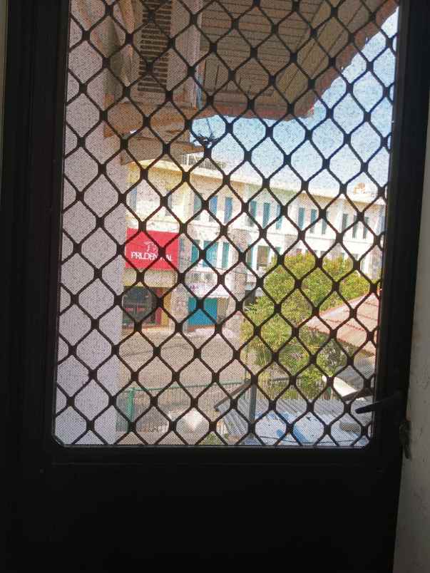 dijual rumah sutorejo