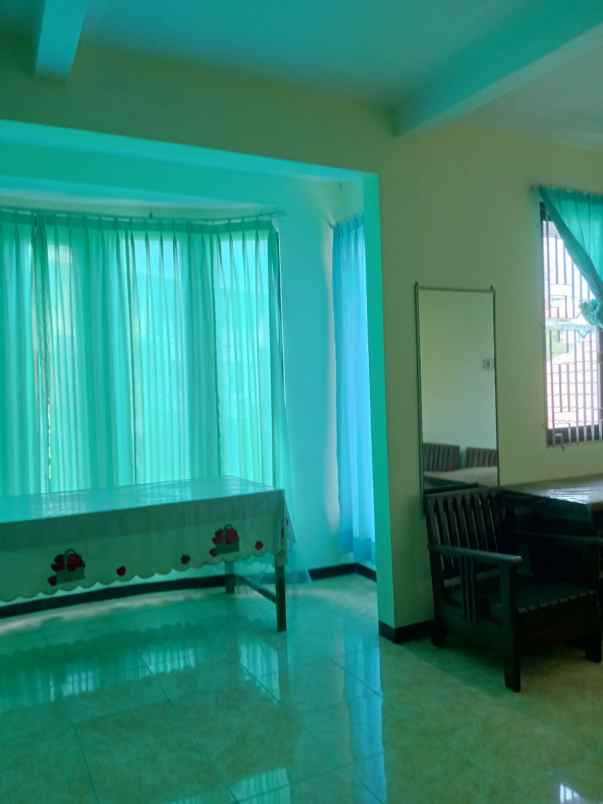 dijual rumah sutorejo
