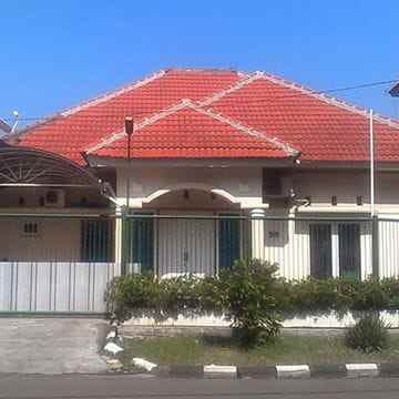 dijual rumah sutorejo