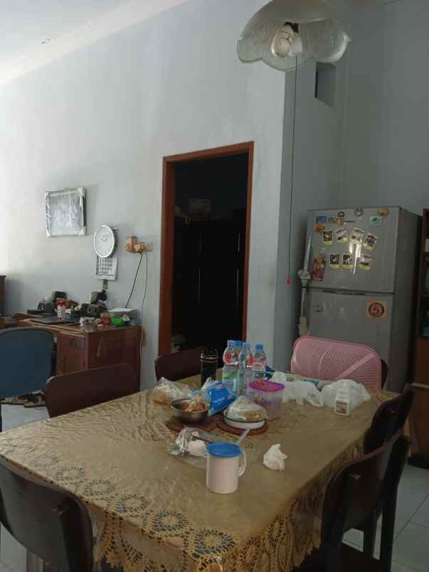 dijual rumah sutorejo