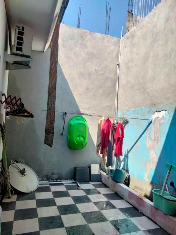 dijual rumah taman dhika sidokerto