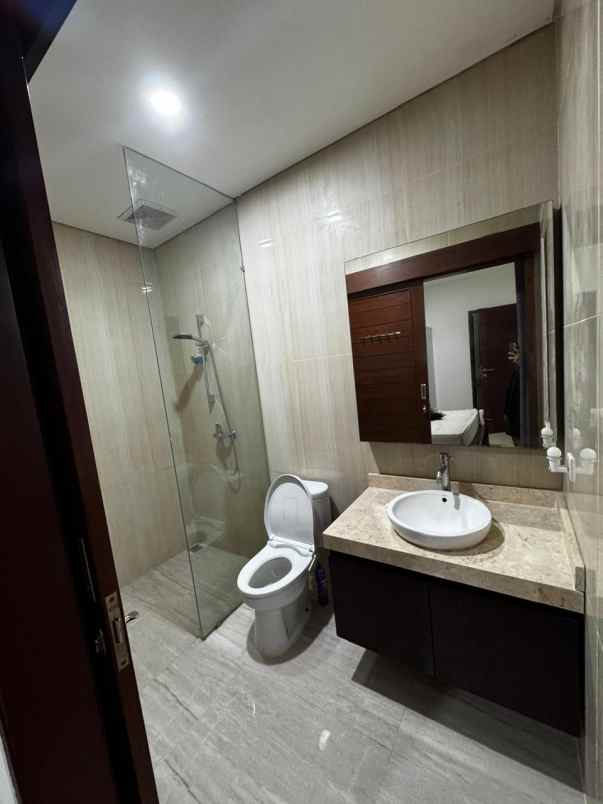 dijual rumah taman giri