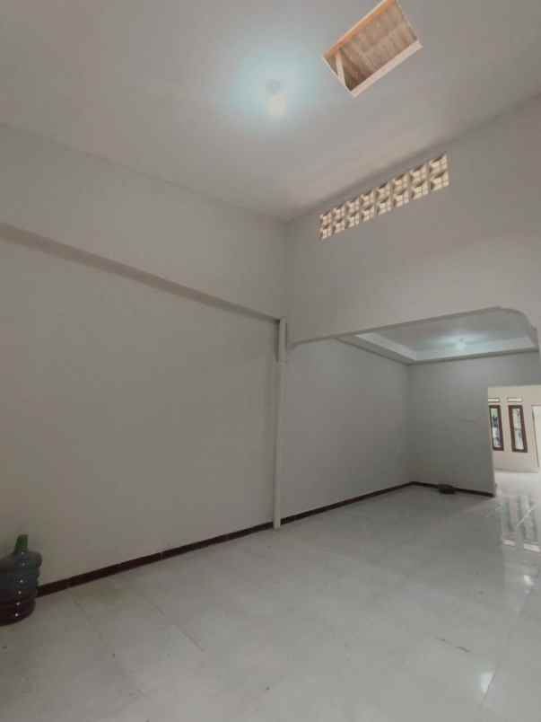 dijual rumah taman harapan baru