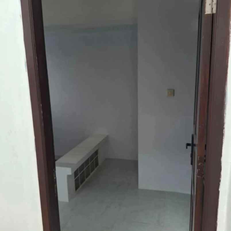 dijual rumah taman harapan baru kota