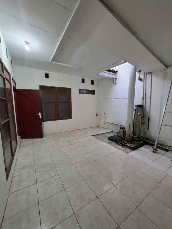 dijual rumah taman kopo indah 3