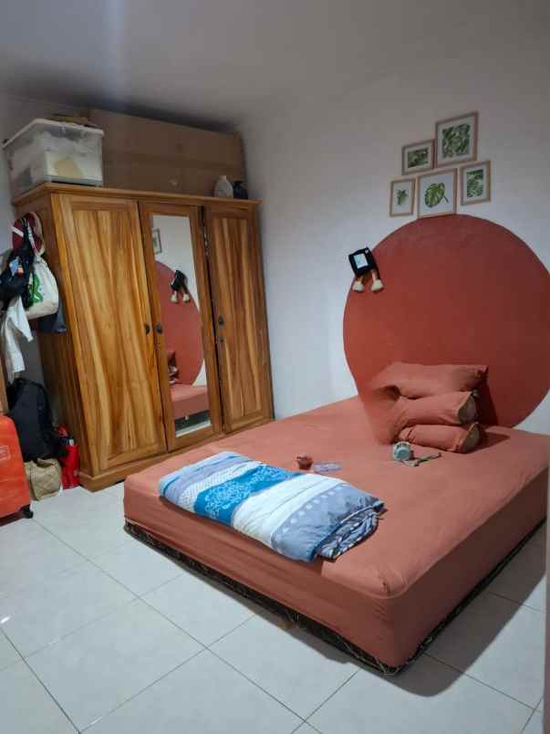 dijual rumah taman modern