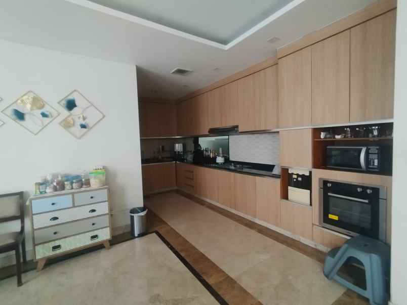 dijual rumah taman modern