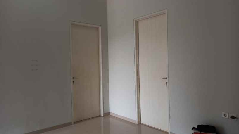 dijual rumah taman puspa raya citraland