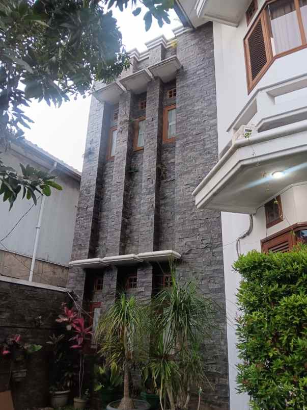 dijual rumah tanjungsari raya antapani