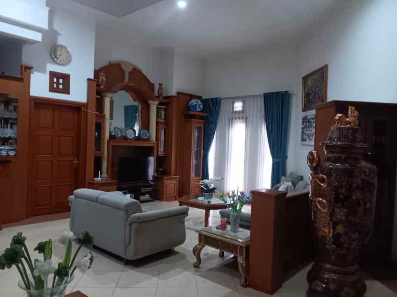 dijual rumah tanjungsari raya antapani