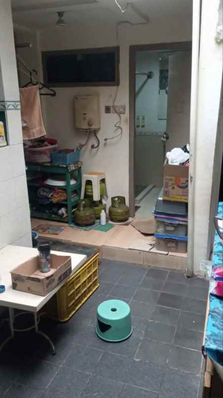 dijual rumah tenggilis utara v nomer 4