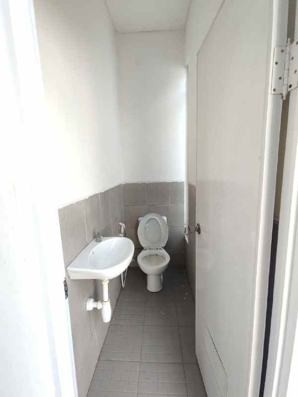 dijual rumah terrania living sidoarjo