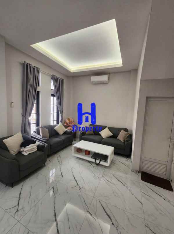 dijual rumah the marriot villas jalan