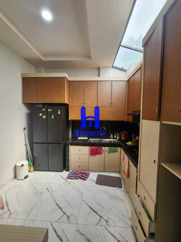 dijual rumah the marriot villas jalan