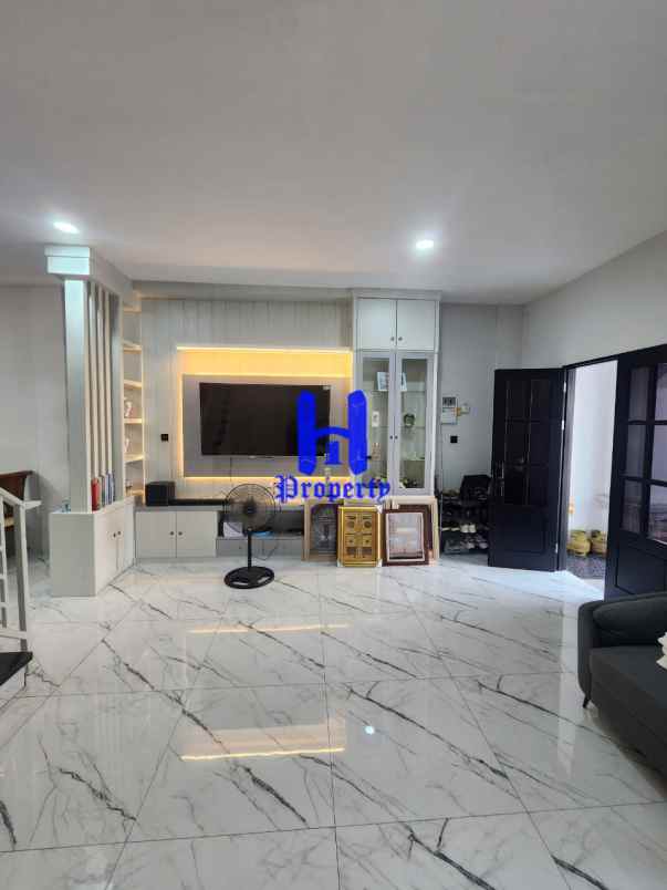 dijual rumah the marriot villas jalan