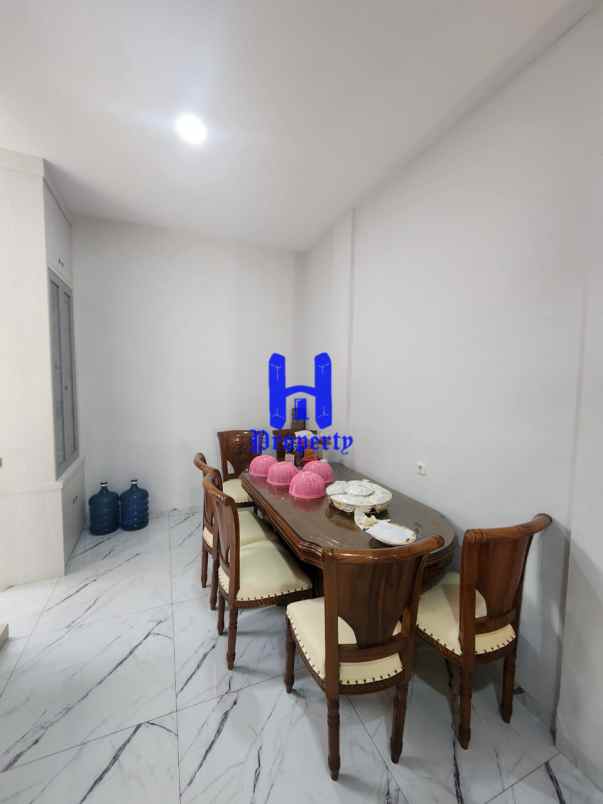 dijual rumah the marriot villas jalan