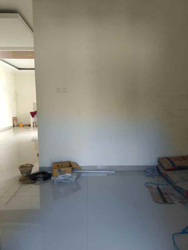 dijual rumah titi bumi