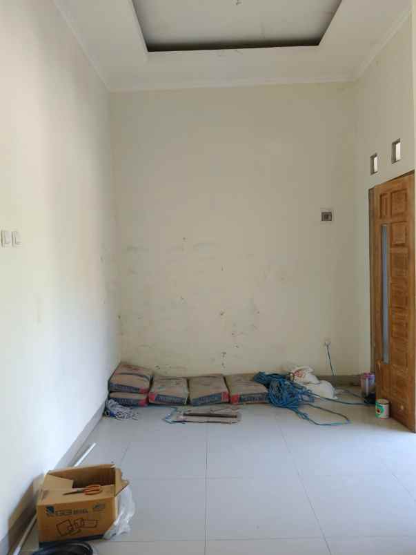 dijual rumah titi bumi