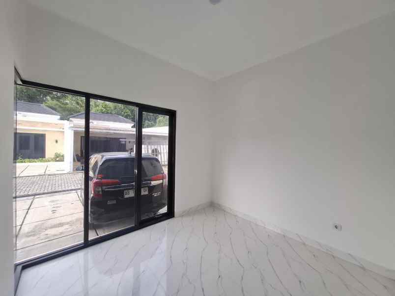 dijual rumah trukan selomartani kalasan