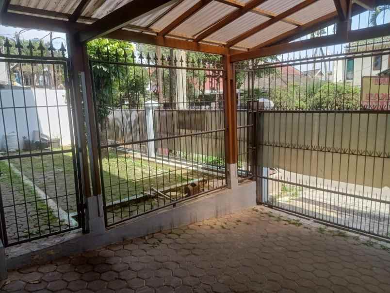 dijual rumah tubagus ismail dago kota