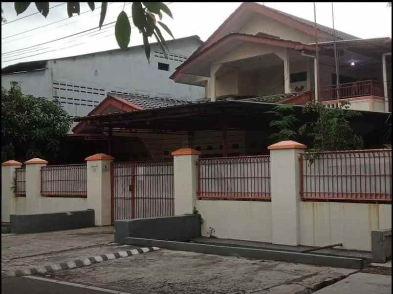 dijual rumah tugu utara