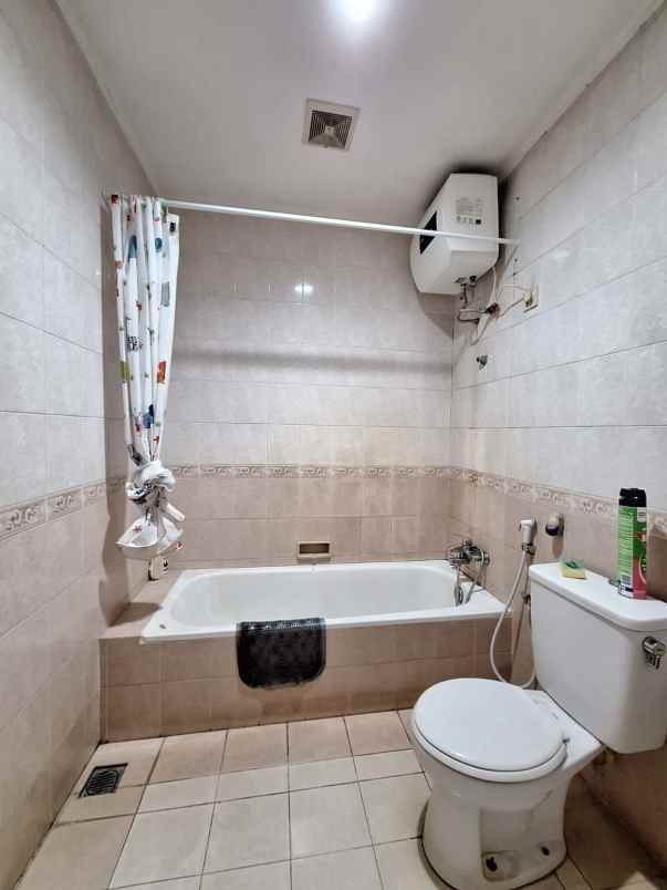 dijual rumah villa delima karang tengah