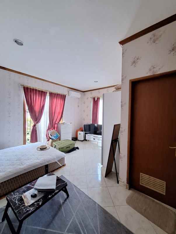 dijual rumah villa delima karang tengah