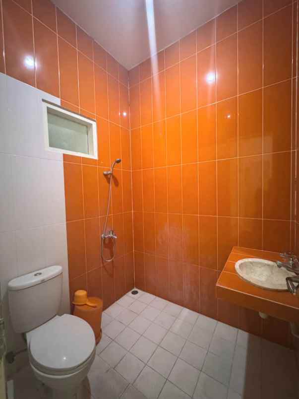 dijual rumah villa full furnish lokasi temas kota batu