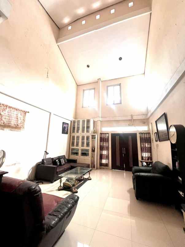 dijual rumah villa serpong