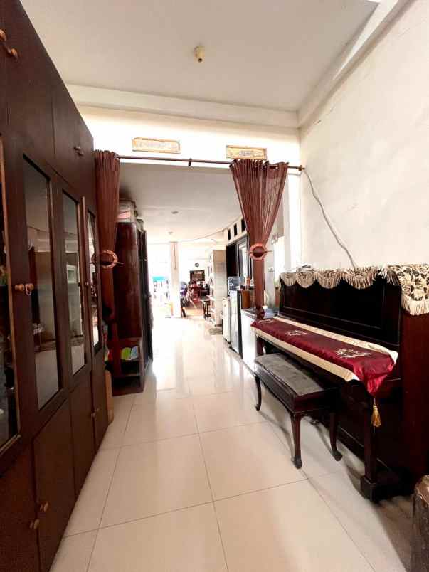 dijual rumah villa serpong