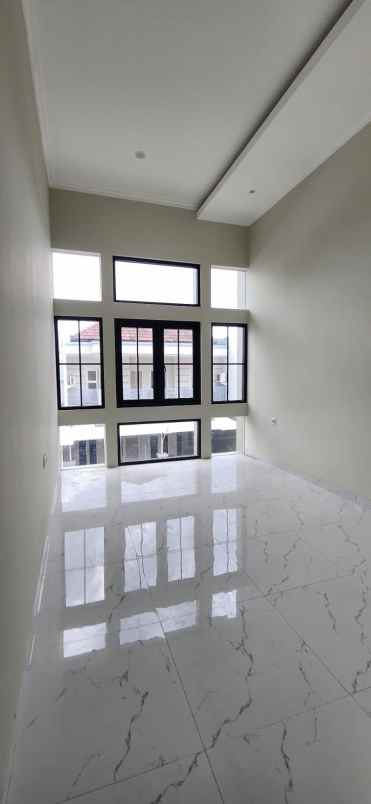 dijual rumah wisma permai