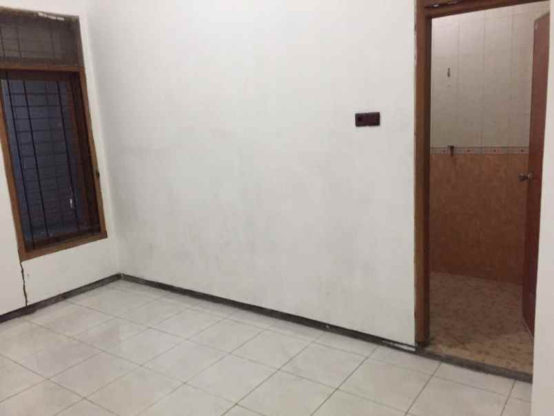 dijual siap huni rumah rungkut barata
