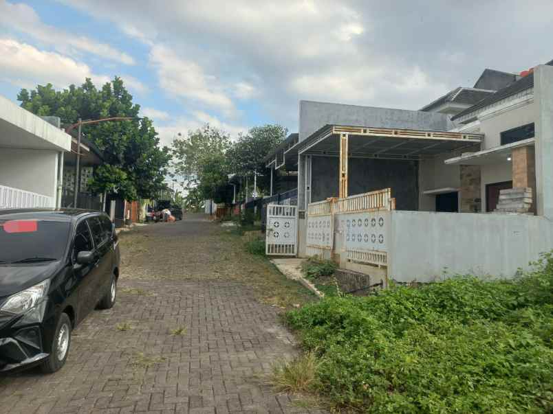 dijual tanah di bulusan flamboyan semarang
