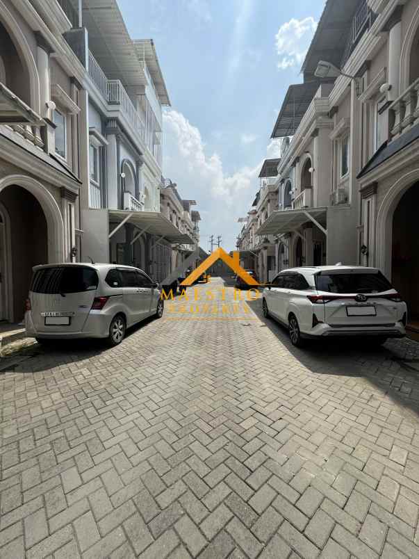 dijual villa komplek cemara asri jalan